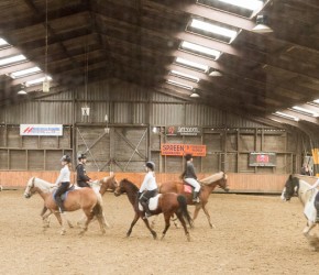 Carrousel rijden bij HRC Knollegruun