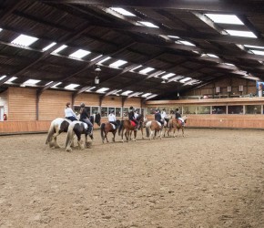 Carrousel rijden bij HRC Knollegruun