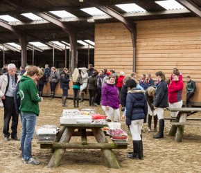 Carrousel rijden bij HRC Knollegruun